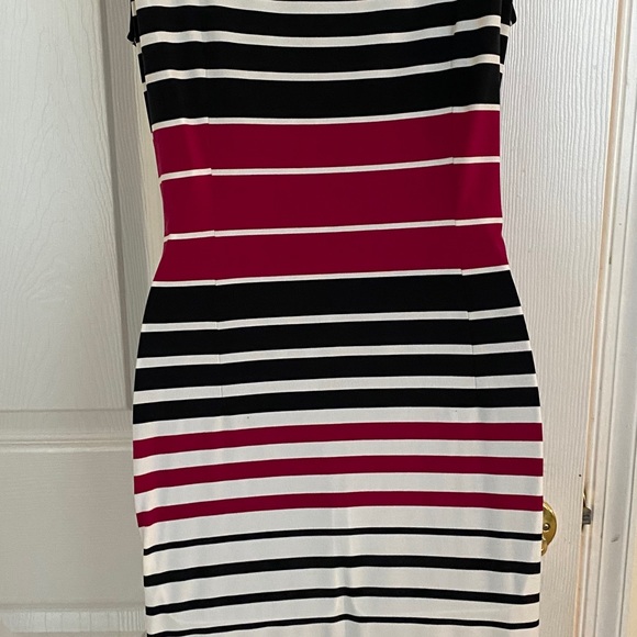 Dress - Picture 3 of 5